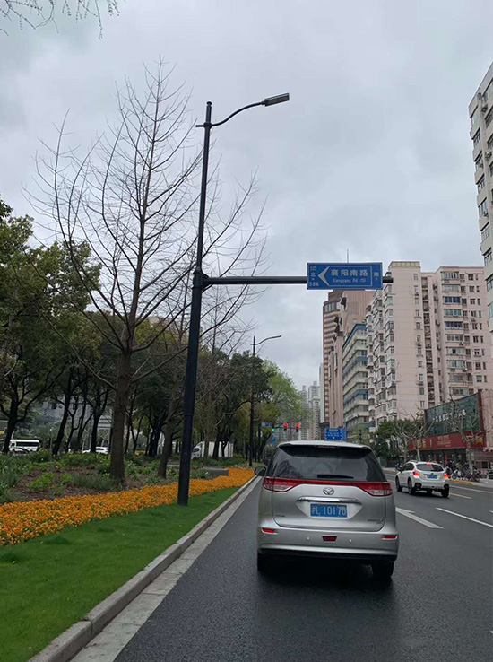交通标志牌灯杆
