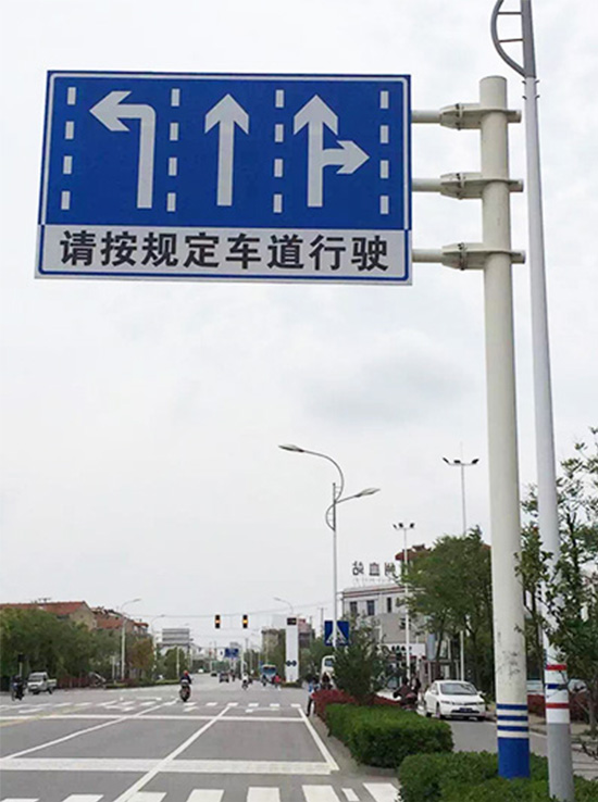 交通标志牌灯杆