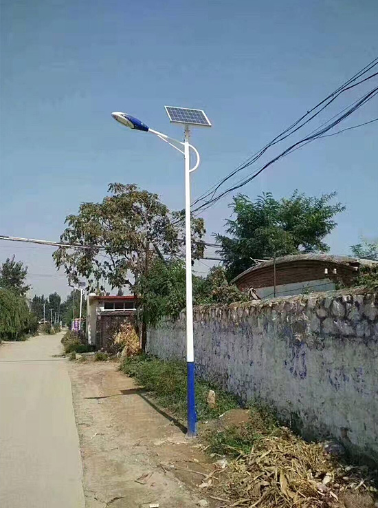 新农村太阳能路灯