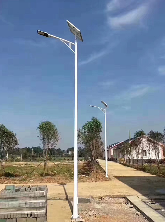 新农村太阳能路灯